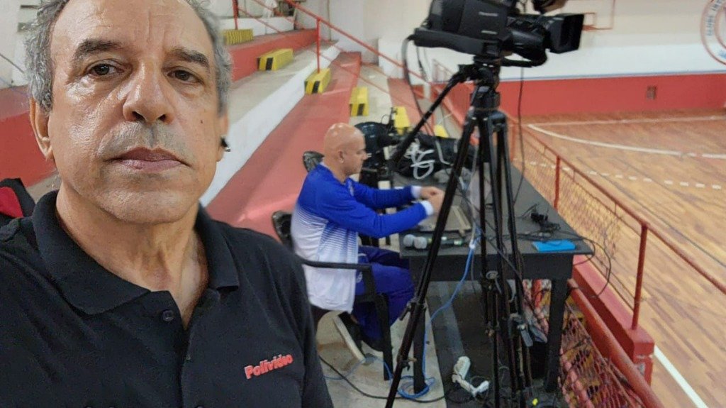 Polivideo - Câmera profissional e equipe